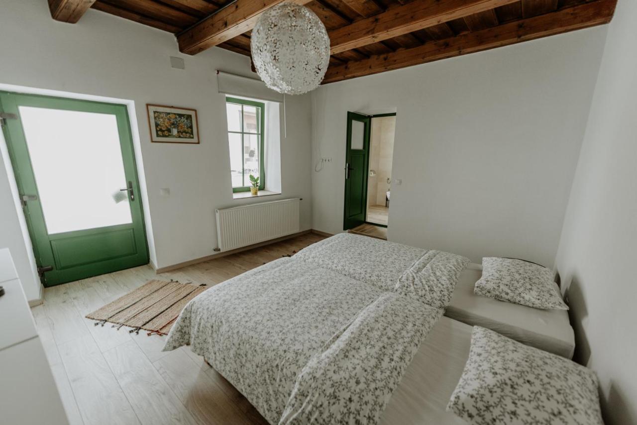 Casa Botar Vendeghaz Bed & Breakfast Rimetea Exterior foto